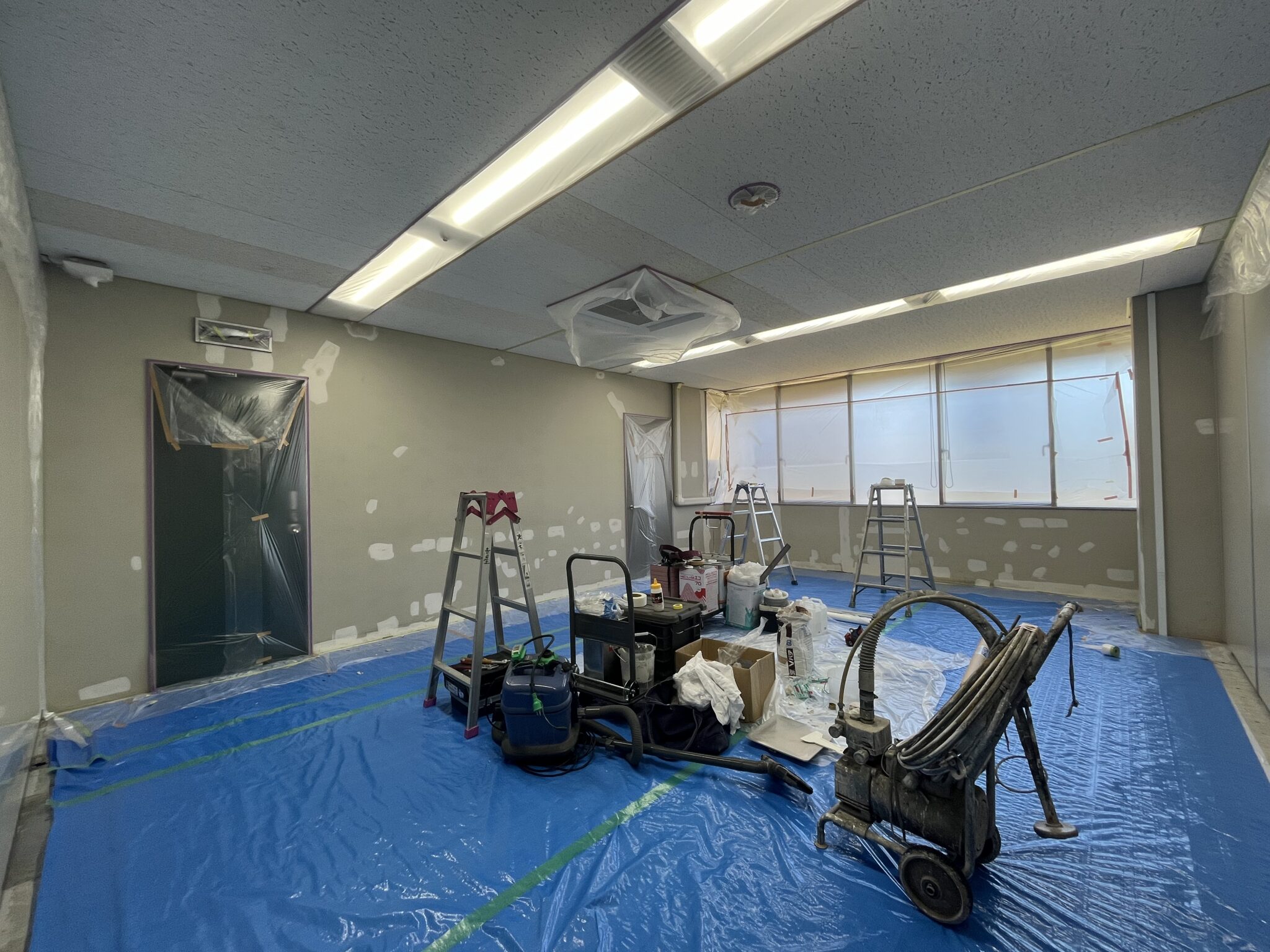 【オフィスリニューアル 内装工事】株式会社日本ビジネスデータープロセシングセンター様 本社 | オフィスのことまるごと!神戸オフィスデザイン ...